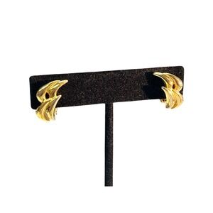 Vintage Monet‎ Gold Tone Waves Swirls Lightning Clip On Earrings Classic Capsule